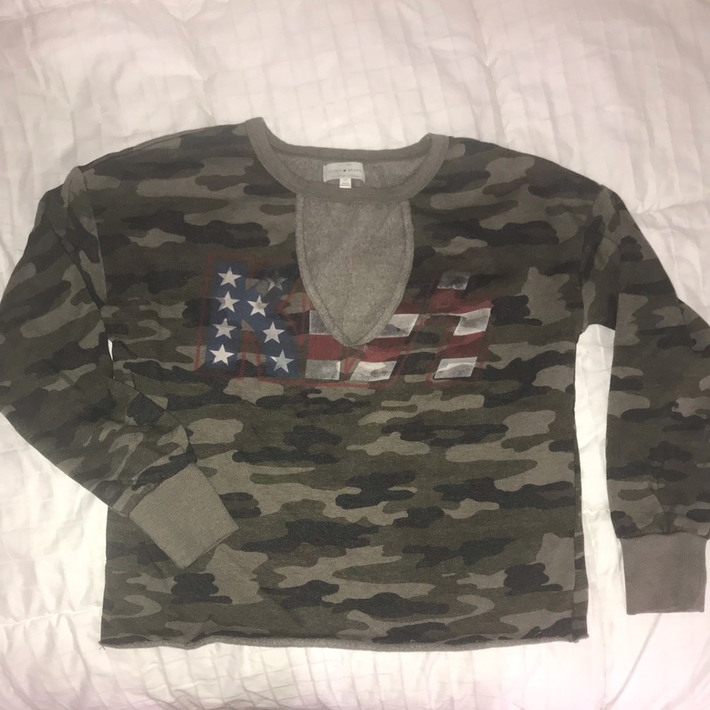 Cropped “style” KISS pull over.